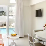 Mia Αγία Νάπα